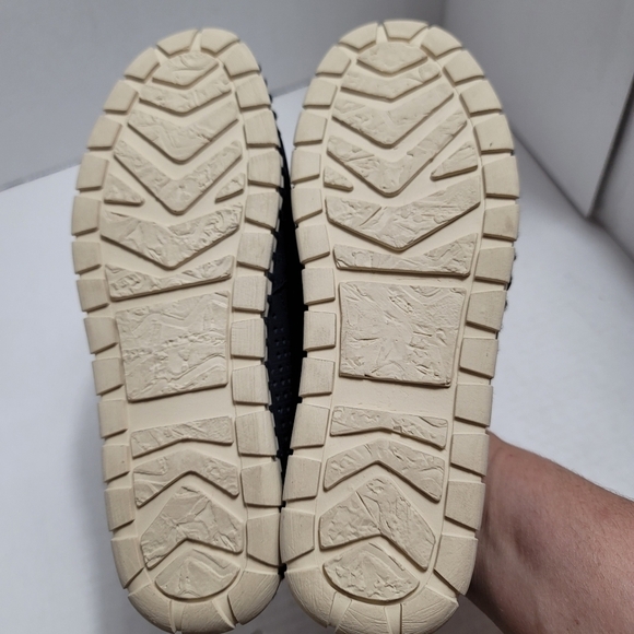 OTBT Universe Slip-On Shoes for Ladies 6 Perforated Leather Upper Navy - Picture 8 of 9